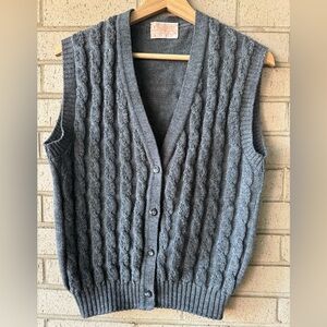 Pendleton Gray Cable-Knit V-Neck Sweater Vest